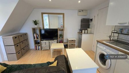 1 bedroom flat to rent - Photo 2