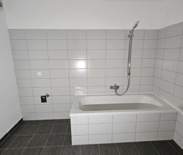 Unbefristet, schön und neuwertig - 3-Zimmer-Wohnung mit Loggia! - Photo 3