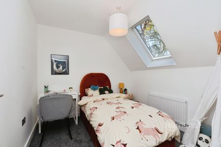 4 bedroom townhouse to rent - Photo 3