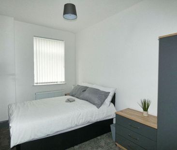 4 bedroom terraced house to rent - Photo 2