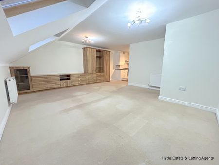 Fernbeck Close, Farnworth, Bolton, BL4 8BR, BL4 8BR - Photo 2