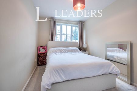 1 bedroom apartment to rent Rosemont Close, Letchworth, SG6 4XR - Photo 2