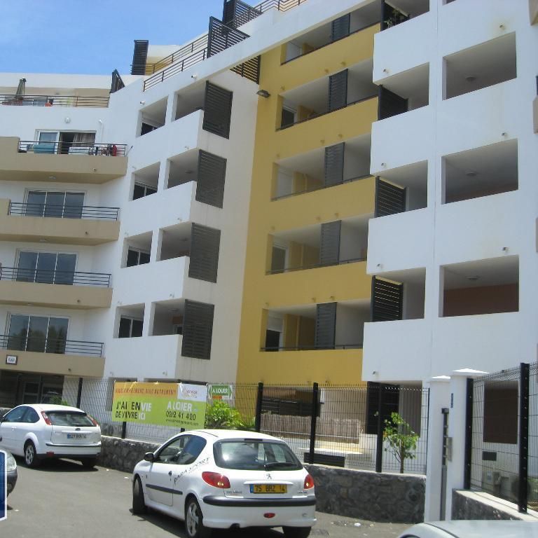 Location Appartement 2 pièces 35m² STE CLOTILDE 97490 - Photo 2