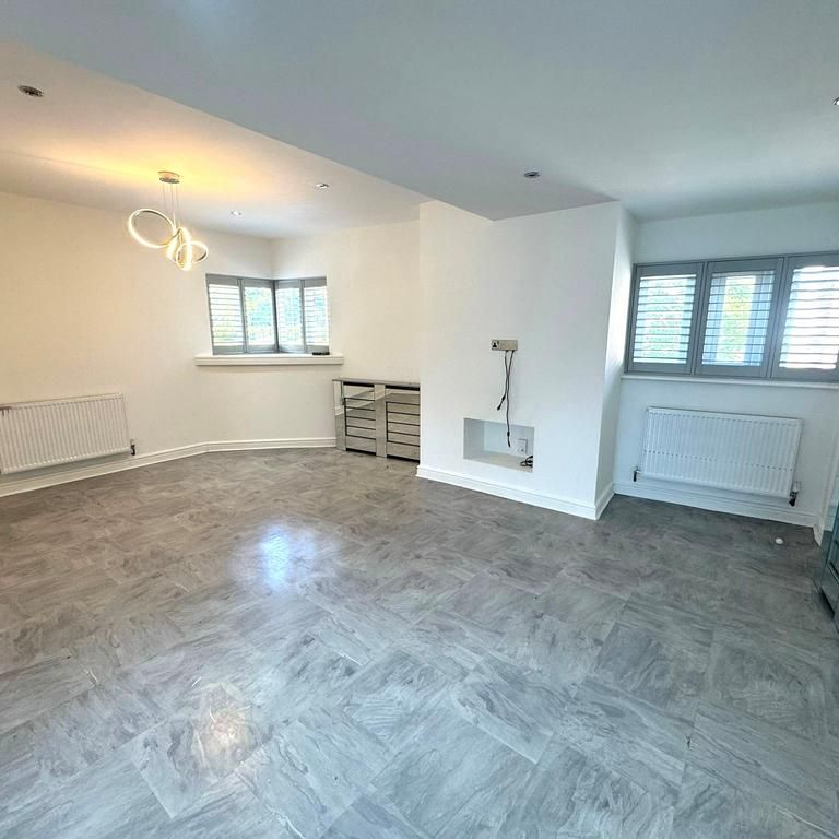 3 bedroom apartment to rent - Photo 1