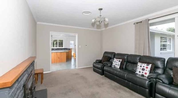 Three-bedroom on Grosvenor - Photo 1