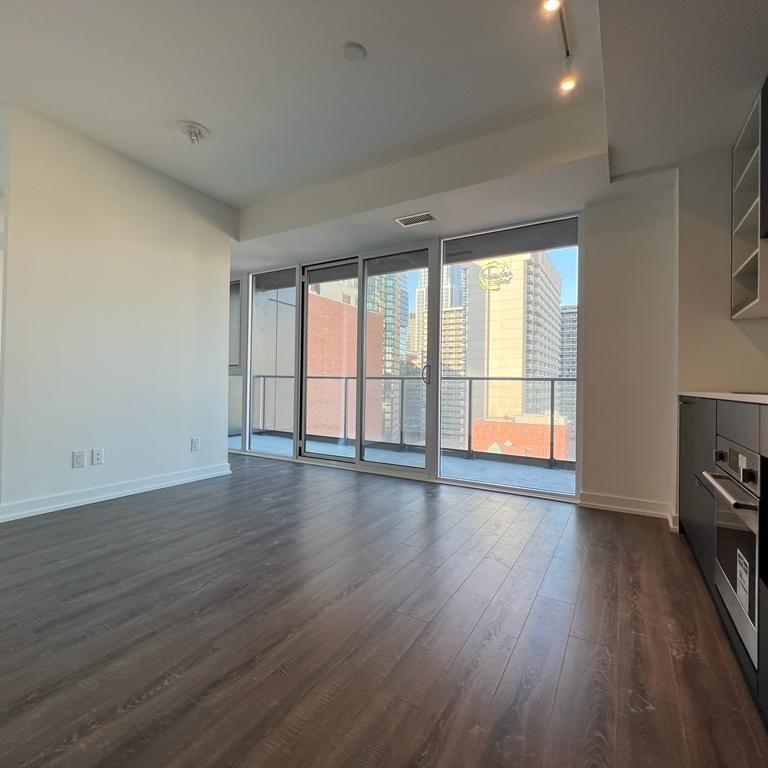 For Lease - 20 Edward Street Unit# 2501, Toronto, Ontario - Photo 1