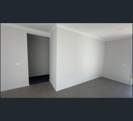 7 Magnesium Road, Kalkallo, Vic 3064 - Photo 5