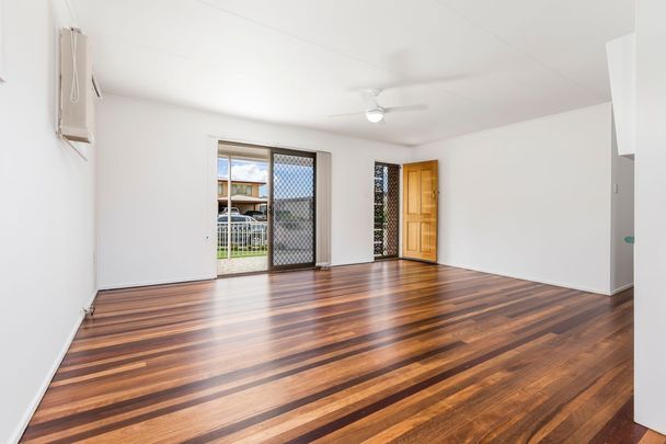 15 Loveanius St, Silkstone QLD 4304 - House For Rent | Domain - Photo 1