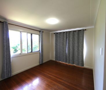 Exellent Location - 4 Bedroom Home - Photo 2