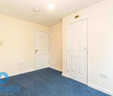 References Pending - 2 bed Apartment - Photo 6