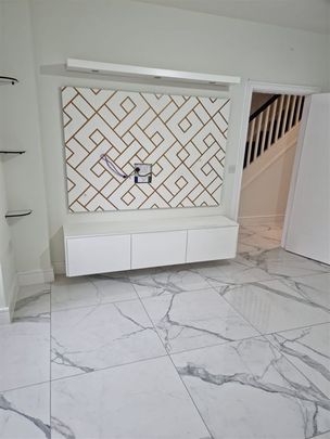 41 CLAY FARM AVENUE , Leopardstown, Dublin 18, D18F1PD - Photo 1