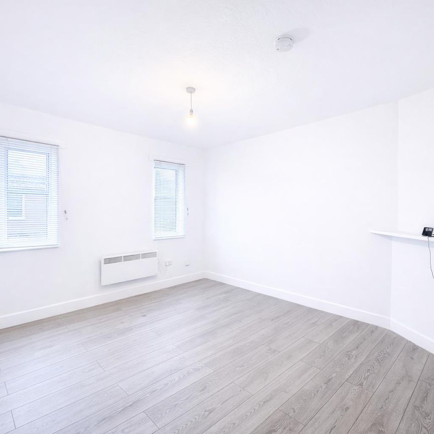 William Street, Grays RM17, London - Photo 1