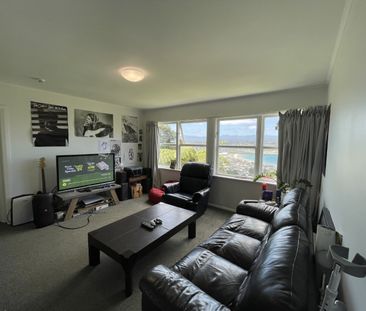 3 Bedrooms in Melrose - Photo 6