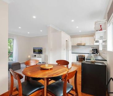 Sun drenched and centrally located - Photo 3