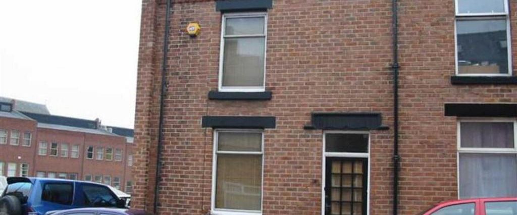 2 bedroom private hall to rent - Photo 1