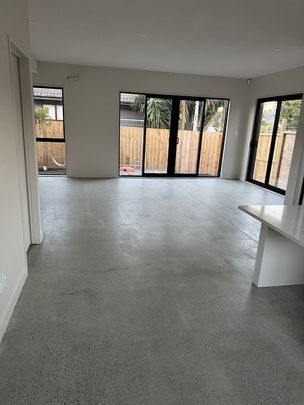 Brand new duplex townhouse close to RoyalOak Mall - Photo 1