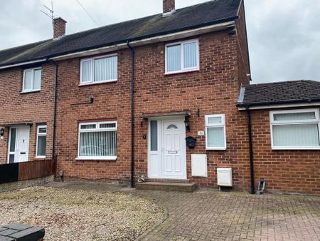 3 bedroom semi-detached house to rent - Photo 2