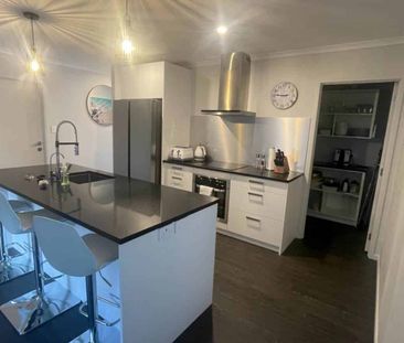 10 Trevally Place, Snells Beach - Photo 2