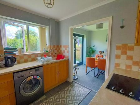3 bedroom terraced house to rent - Photo 4