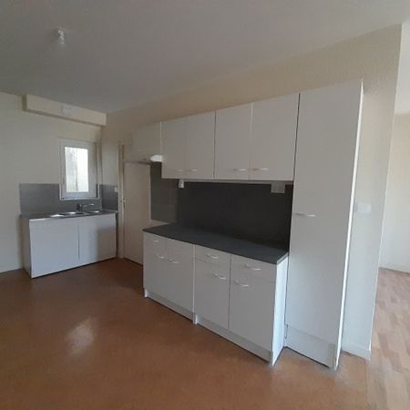 Location Appartement 2 pièces 47m² BRIOUDE 43100 - Photo 3