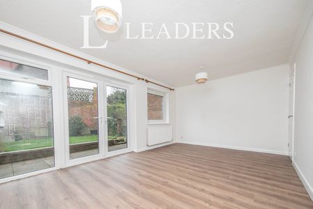 3 bedroom house to rent Bridgefield Close, Colchester, CO4 - Photo 3