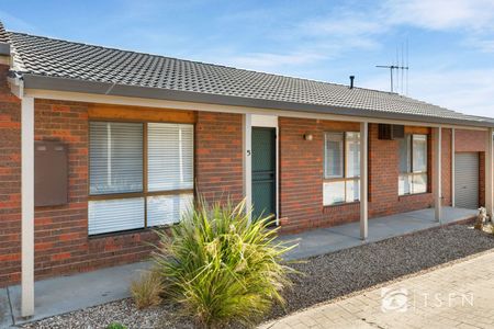 FULLY FURNISHED UNIT AVALIABLE AUGUST 2026 - Photo 2