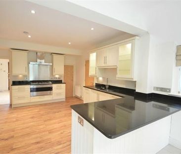 4 bedroom detached house to rent - Photo 1