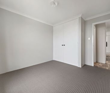 Light, Bright & Low-Maintenance Coastal Living. - Photo 1