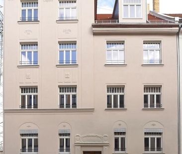 Die ist es! + Dunkles Parkett + Fußbodenheizung + Balkon + Wanne & ... - Photo 2