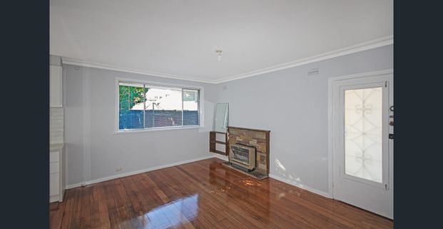 Renovated Open Plan Unit With Courtyard - Photo 1