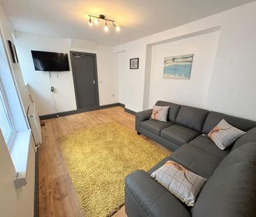 6 bedroom terraced house to rent - Photo 1