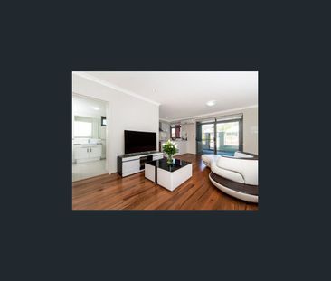 Stylish One-Bedroom Apartment in the Heart of Bassendean - Photo 2