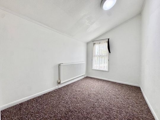 2 bedroom end of terrace house to rent - Photo 1