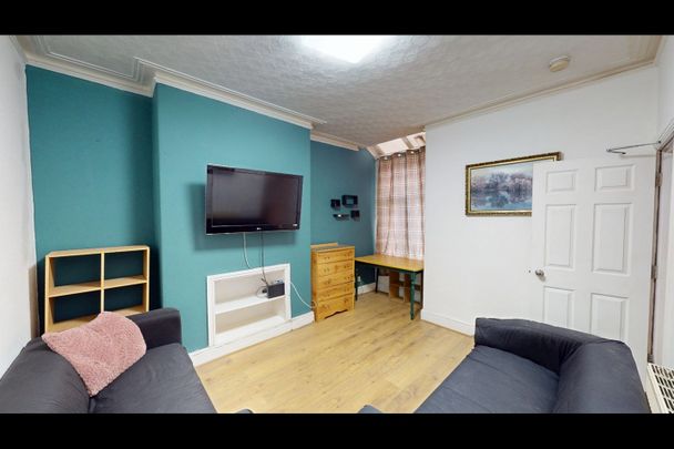 4 Bed Terraced House, Landcross Road, M14 - Photo 1