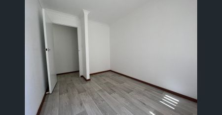 Large Family Home with Park Views - Photo 4