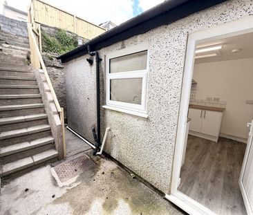 House - Terraced For Rent Duffryn Street, Ferndale - Photo 1