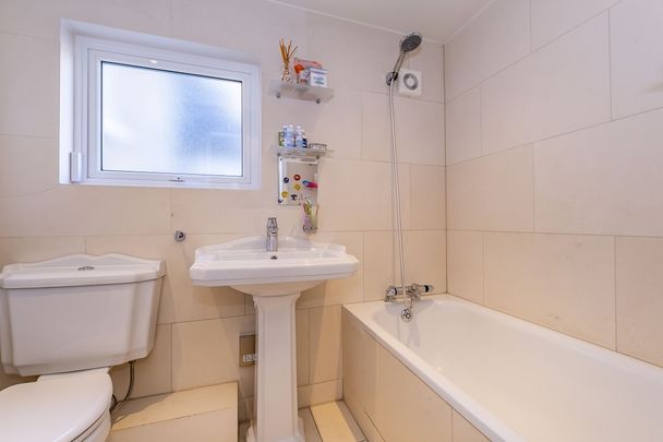 4 bedroom terraced house to rent - Photo 1