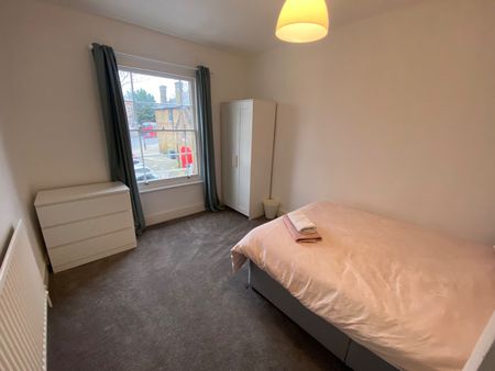 Room in a Shared House, St. Marys Square, W5 - Photo 4