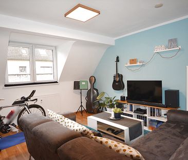 Wie gemacht für das erste Nest – helle 2-3-Zimmer Dachgeschoss-Wohn... - Photo 1