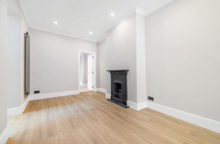 3 Bed Flat, Amies Street, SW11 - Photo 3