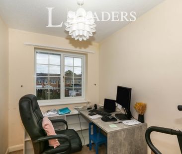 3 bedroom house to rent The Martells, Barton on Sea, New Milton, BH25 - Photo 1