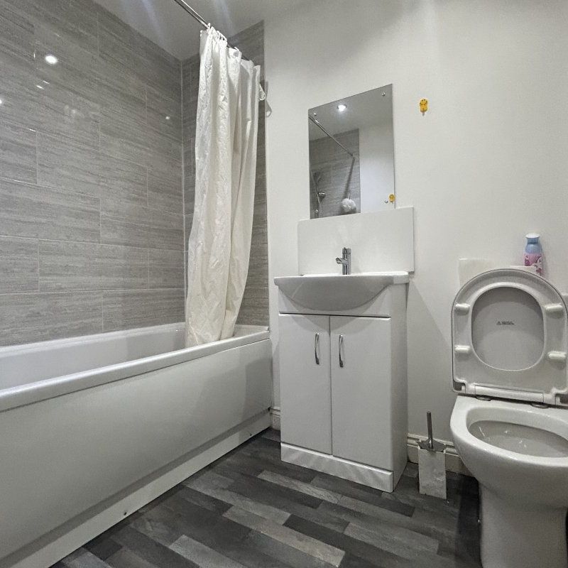 Regent Street - Photo 1