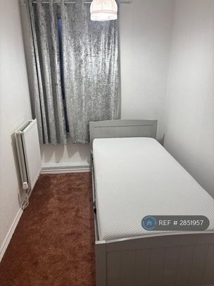 4 bedroom terraced house to rent - Photo 1