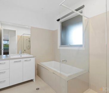 135A Linacre Road, Hampton VIC 3188 - House For Rent | Domain - Photo 5