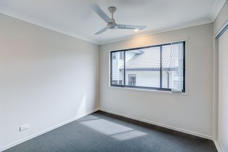 18 Mallow Court, Collingwood Park QLD 4301 - House For Rent | Domain - Photo 3