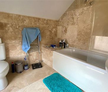 5 bedroom end of terrace house to rent - Photo 4