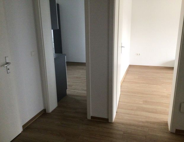 Top zwei Zimmer Wohnung inkl. Einbauküche und tollem Wohnumfeld - Foto 1