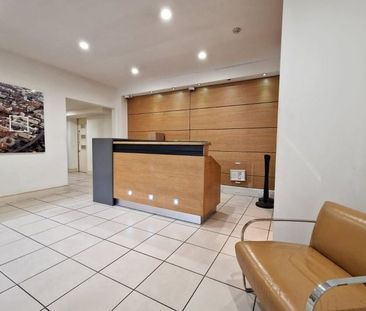 2 Bed Flat, The Quadrangle, M1 - Photo 2