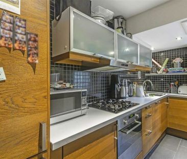 Queens Gardens - Photo 1