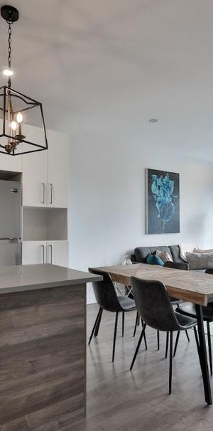Condo 4 1/2 à louer - Photo 1